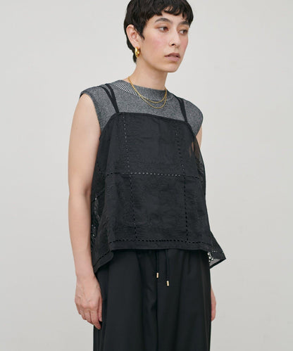 方領刺繡蕾絲吊帶