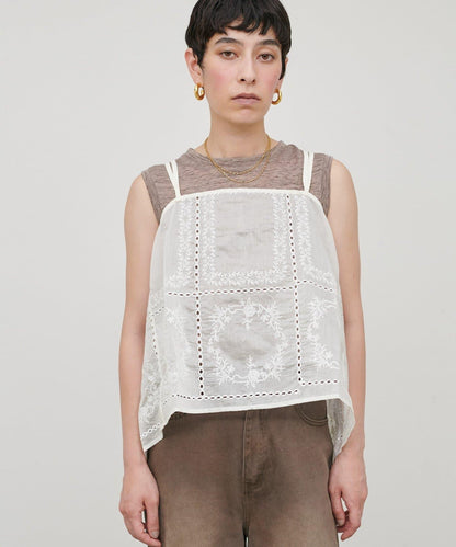 方領刺繡蕾絲吊帶