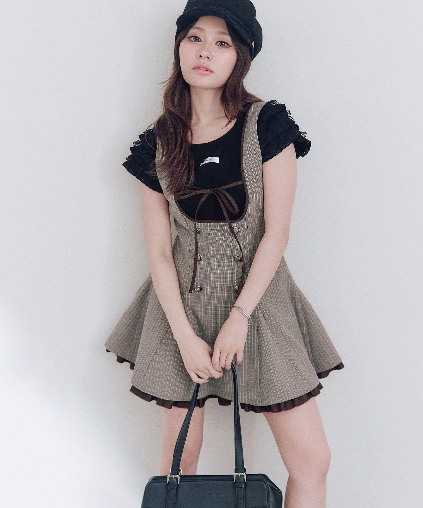 喇叭形吊帶裙