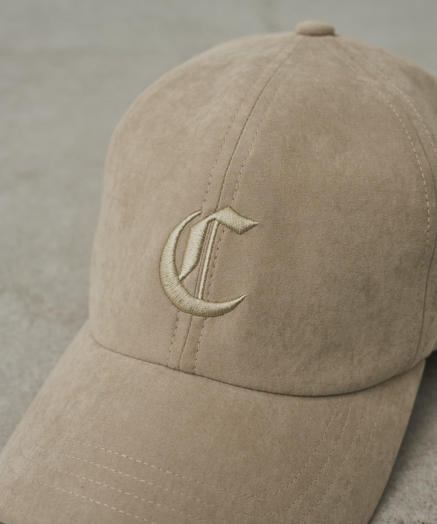 UNISEX 麂皮刺繡Logo棒球帽