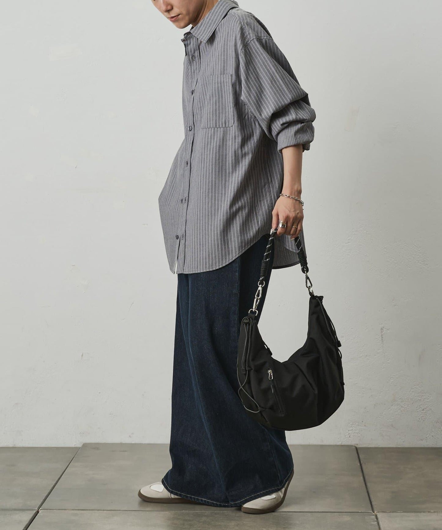 UNISEX 潑水多功能手提月牙包