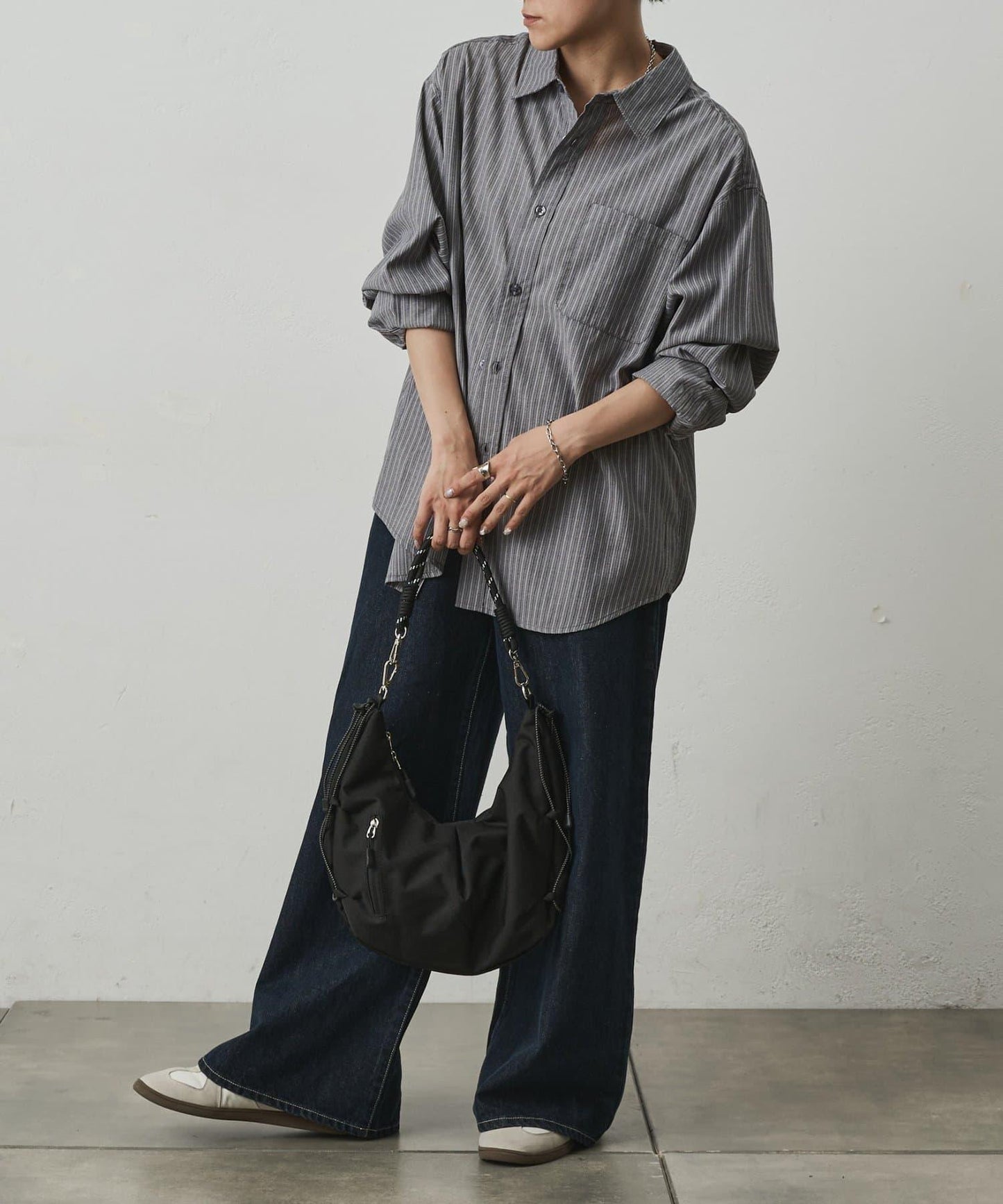 UNISEX 潑水多功能手提月牙包