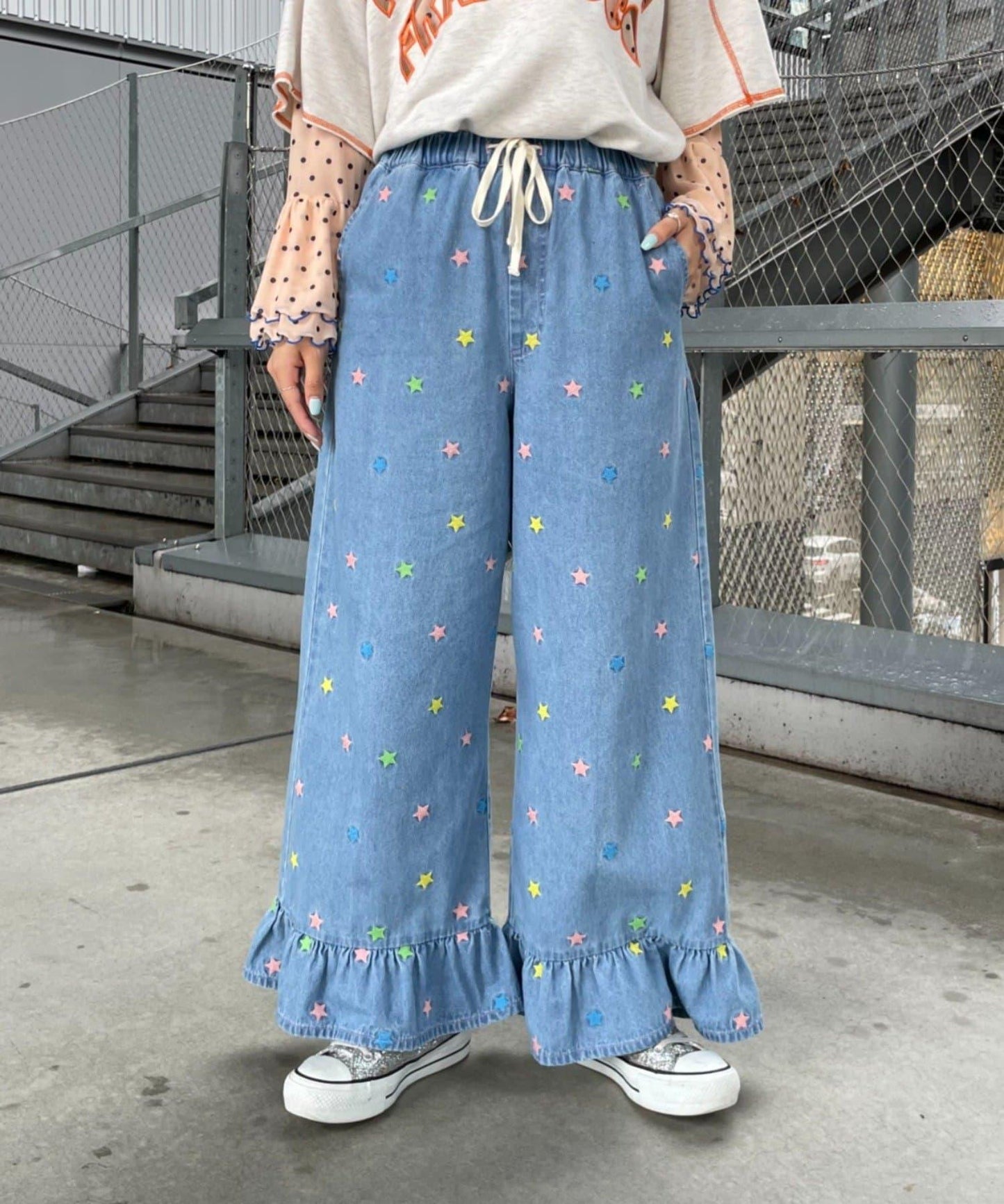 HELLO.SANFRANCISCO 裙襬荷葉邊星形刺繡牛仔褲