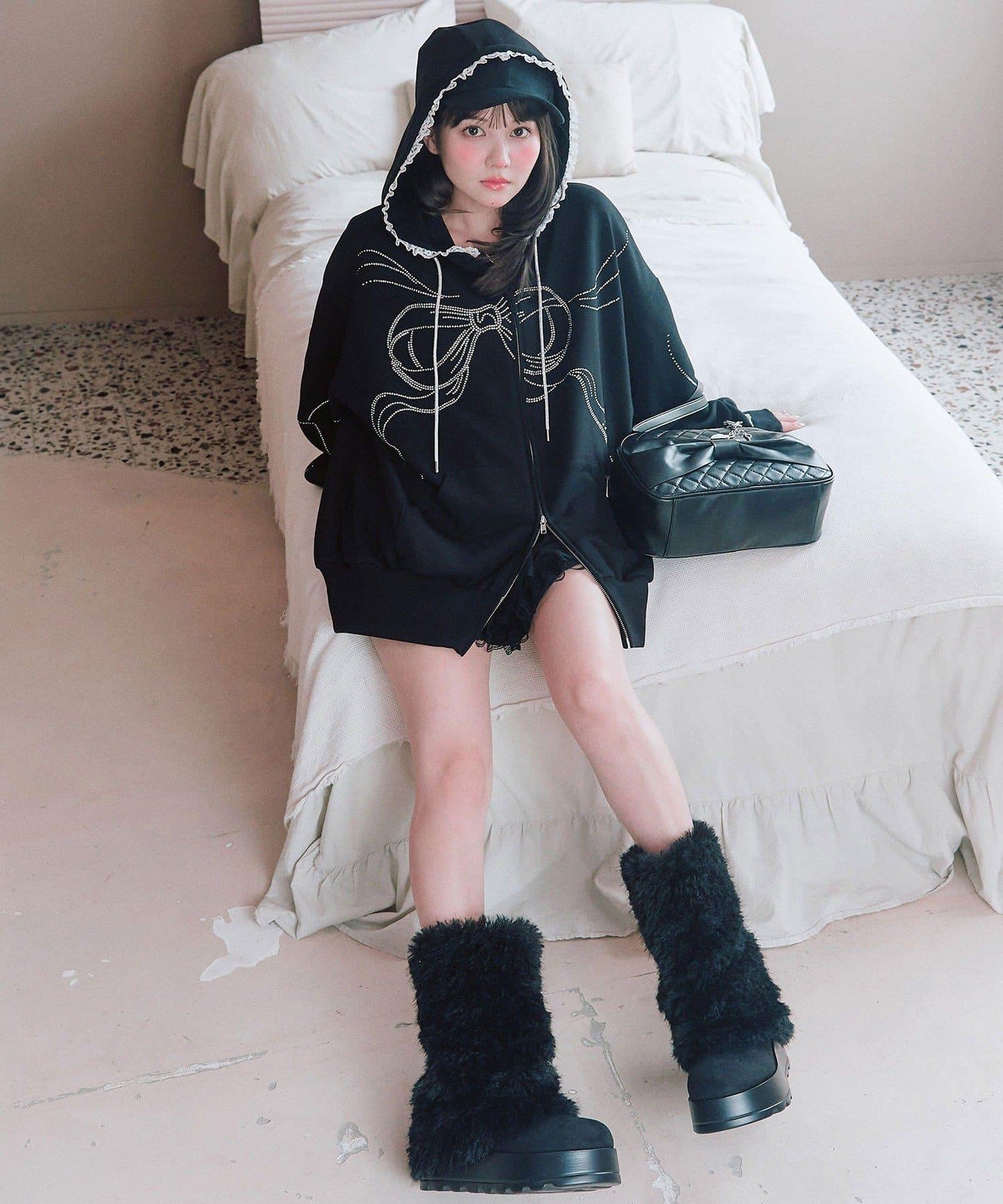 熱燙鑽蝴蝶結大廓形連帽衛衣