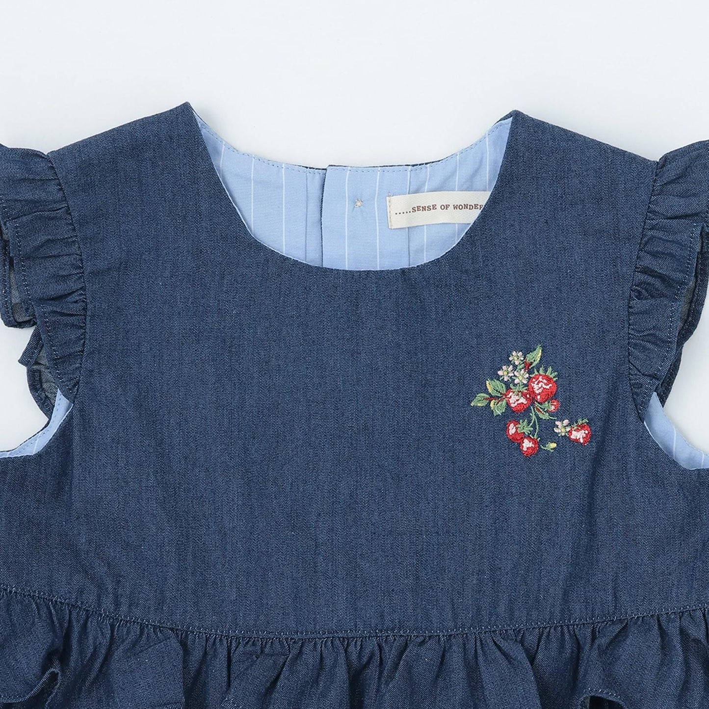 野草莓刺繡揹帶連衣裙