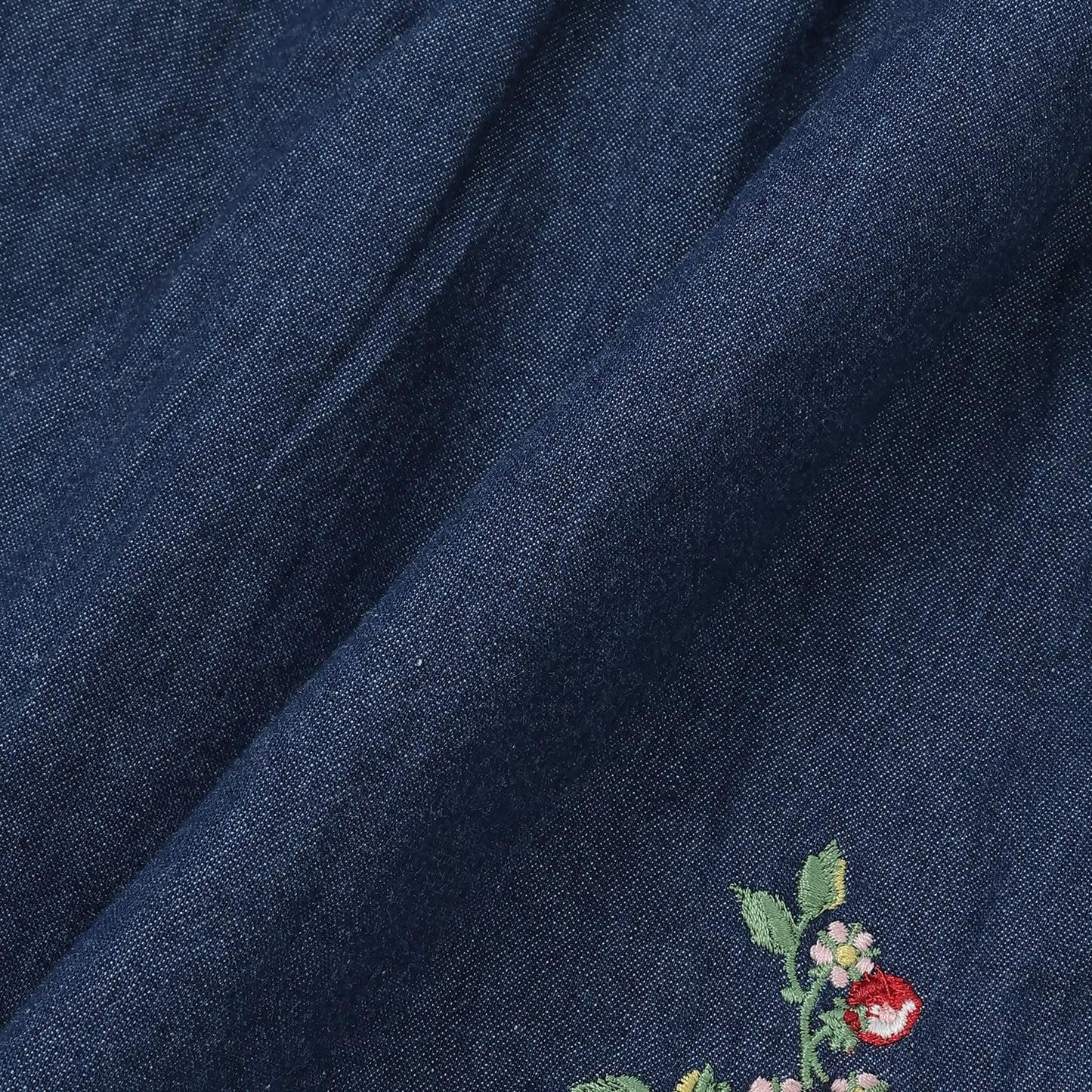 野草莓刺繡揹帶連衣裙