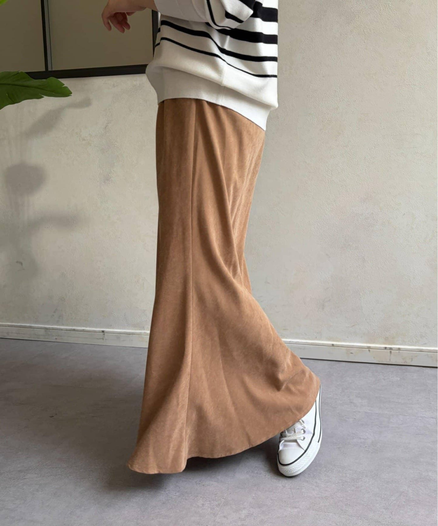 蜜桃絨感喇叭半身裙
