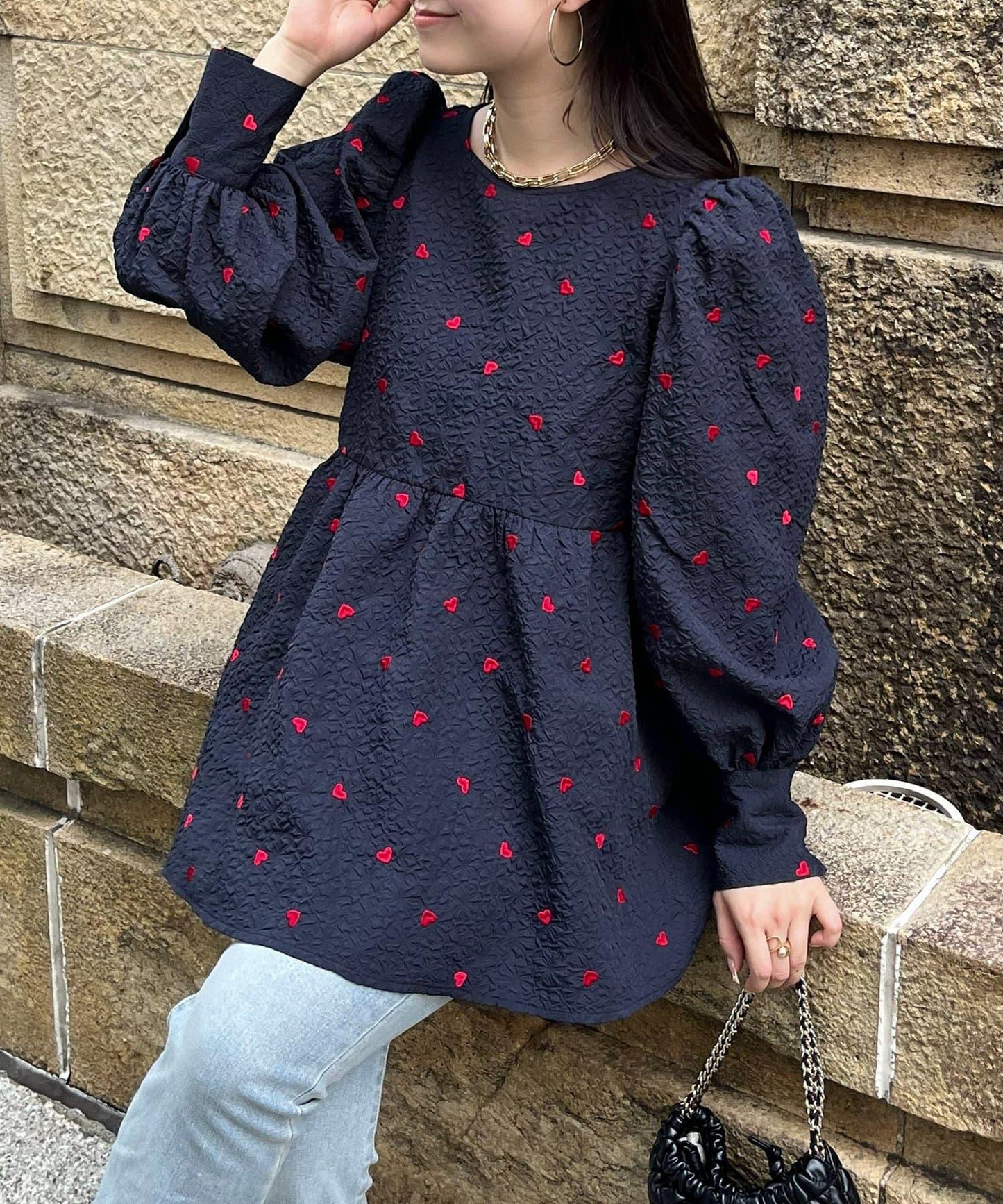 心形刺繡泡泡袖收腰襯衫