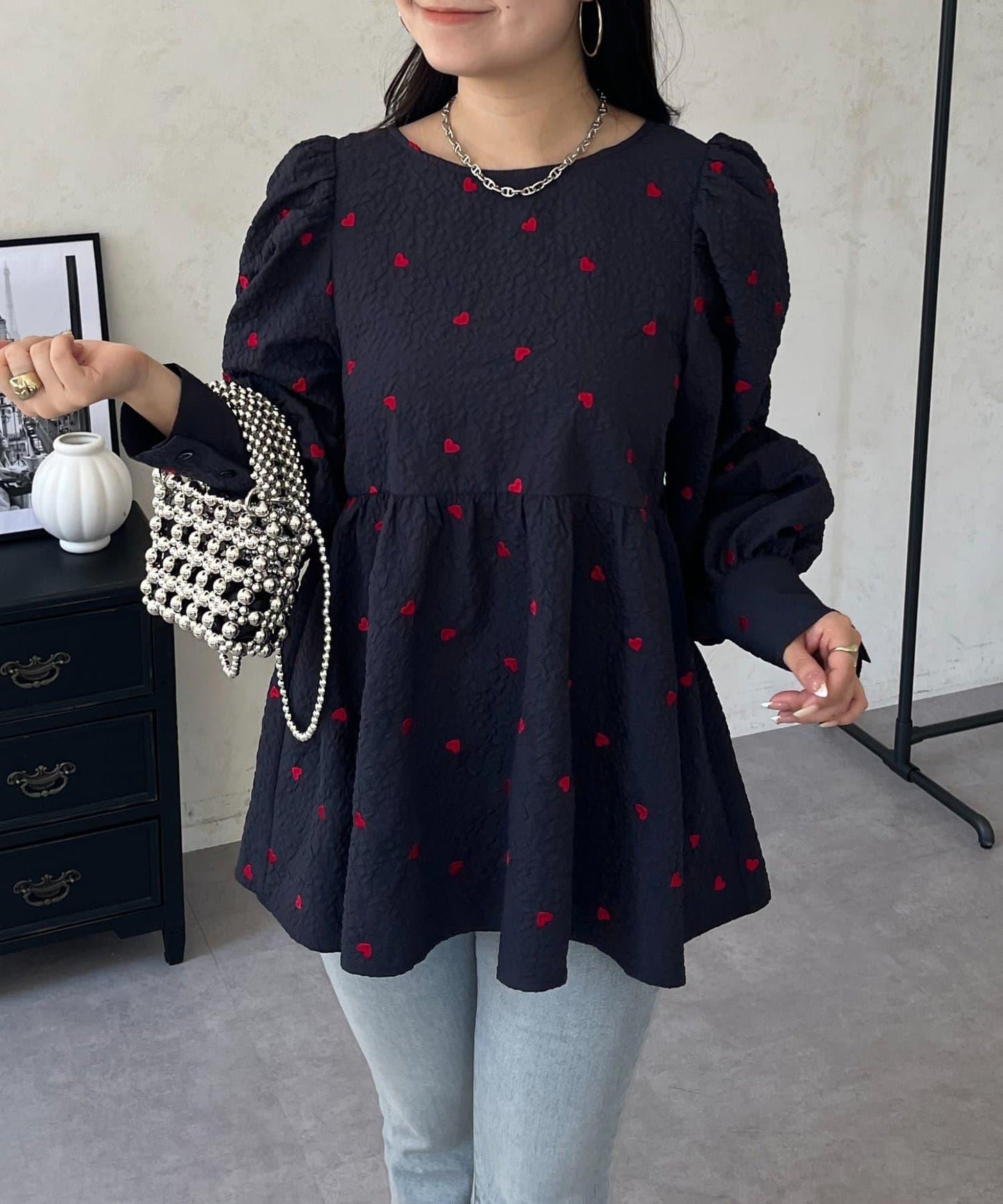 心形刺繡泡泡袖收腰襯衫