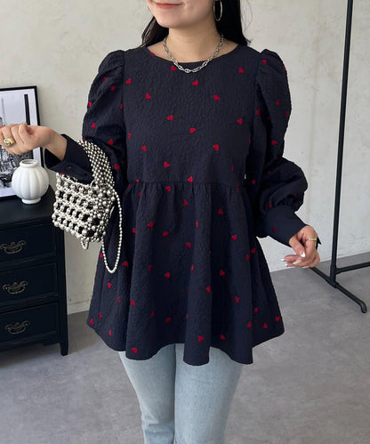 心形刺繡泡泡袖收腰襯衫