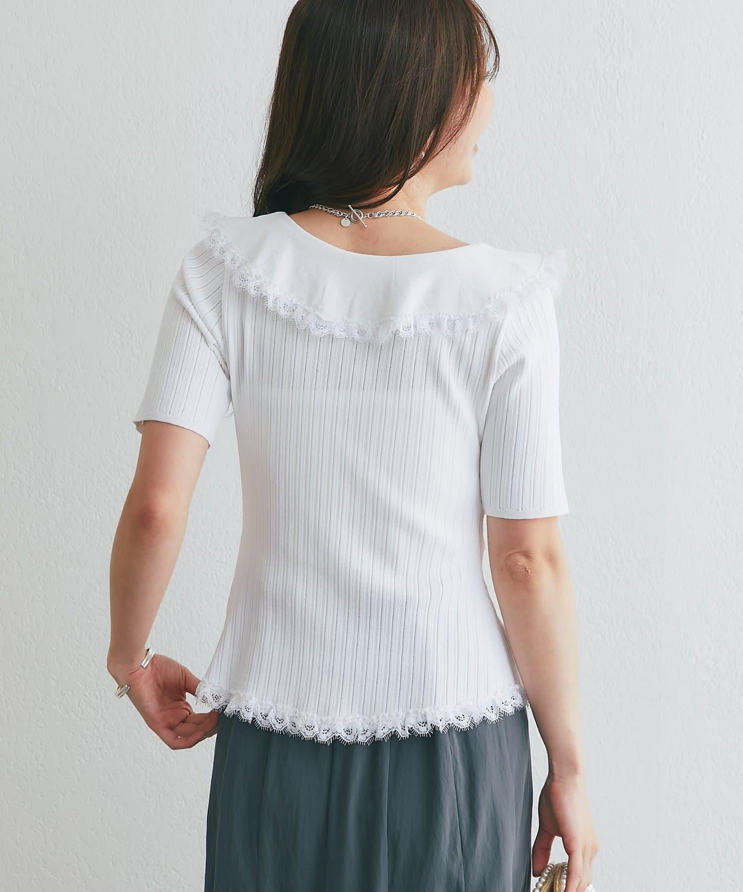 【La boutique BonBon】翻領蕾絲飾邊金釦針織衫