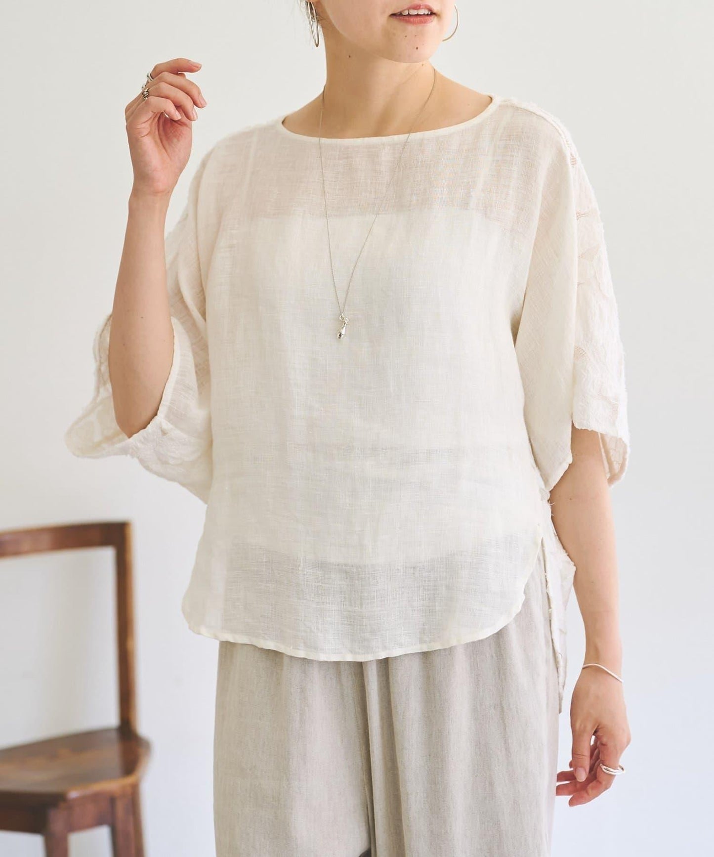 刺繡套頭衫