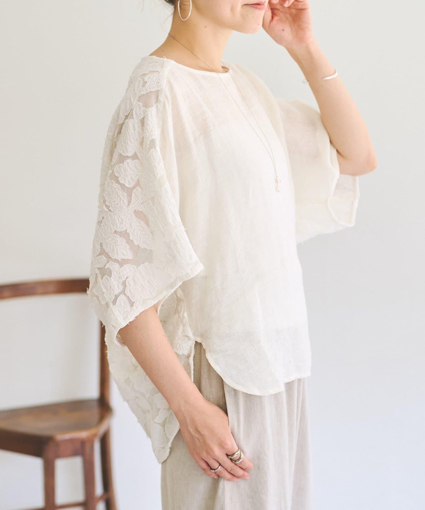 刺繡套頭衫