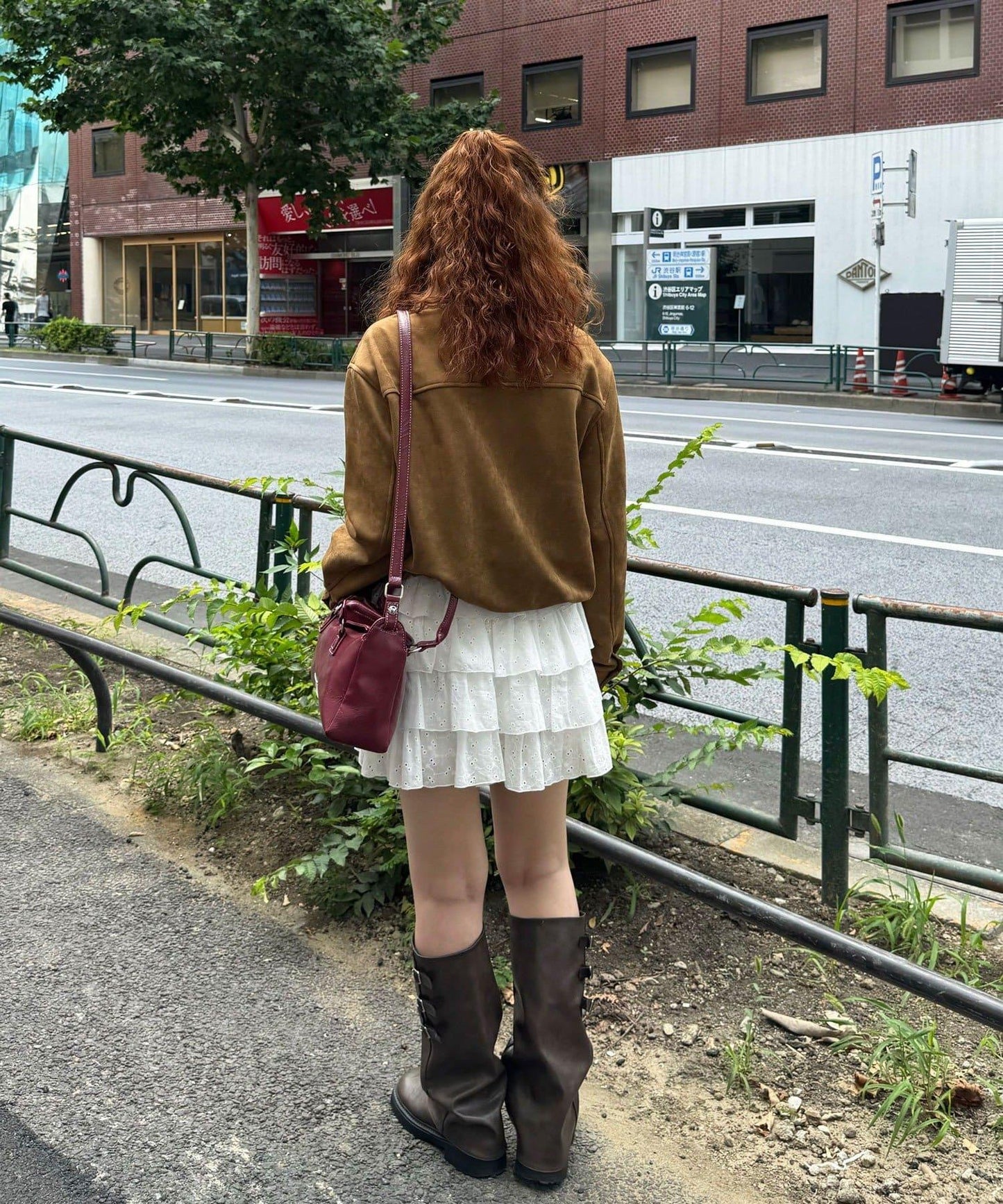 花朵刺繡麂皮夾克