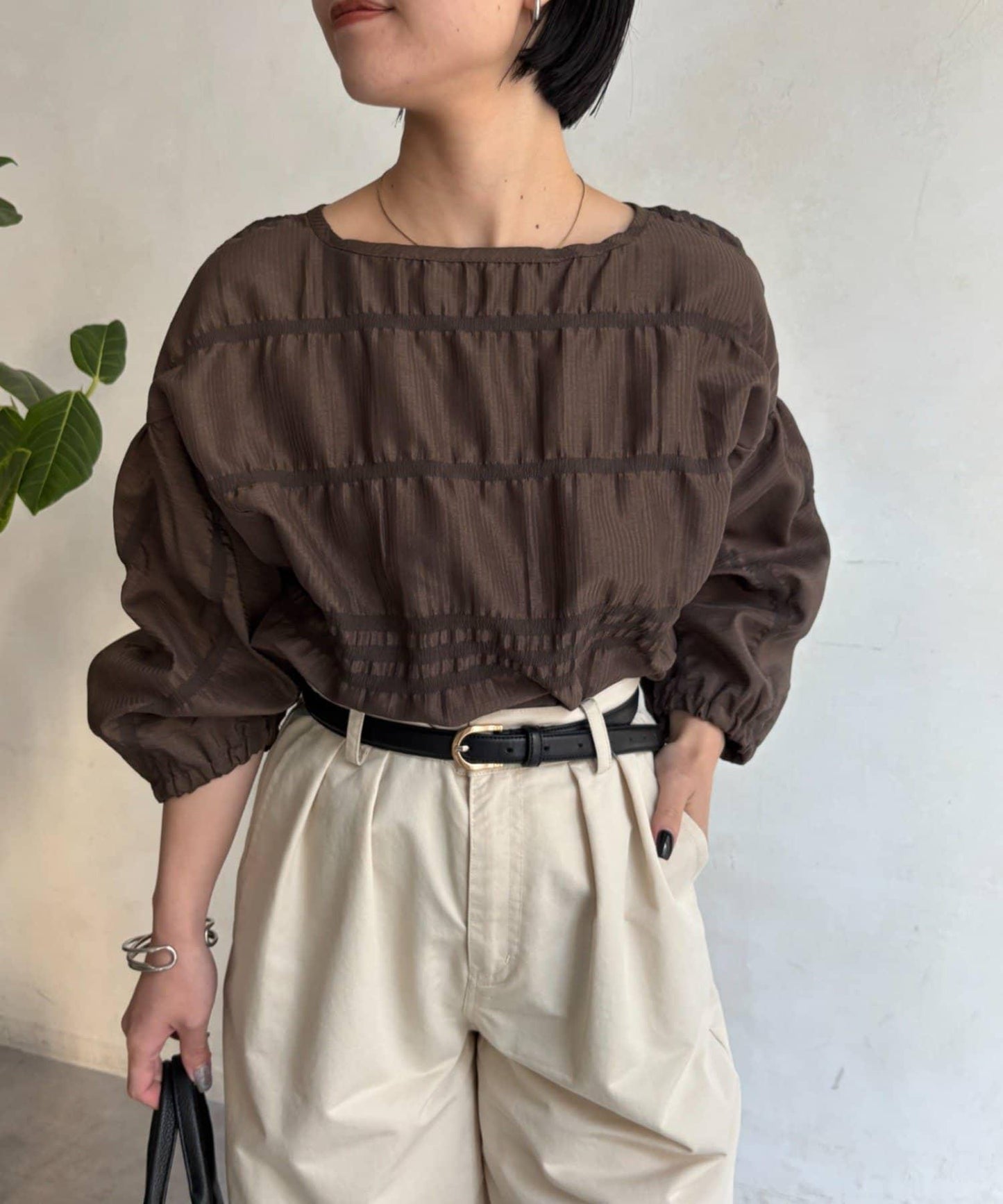 泡泡袖褶皺襯衫