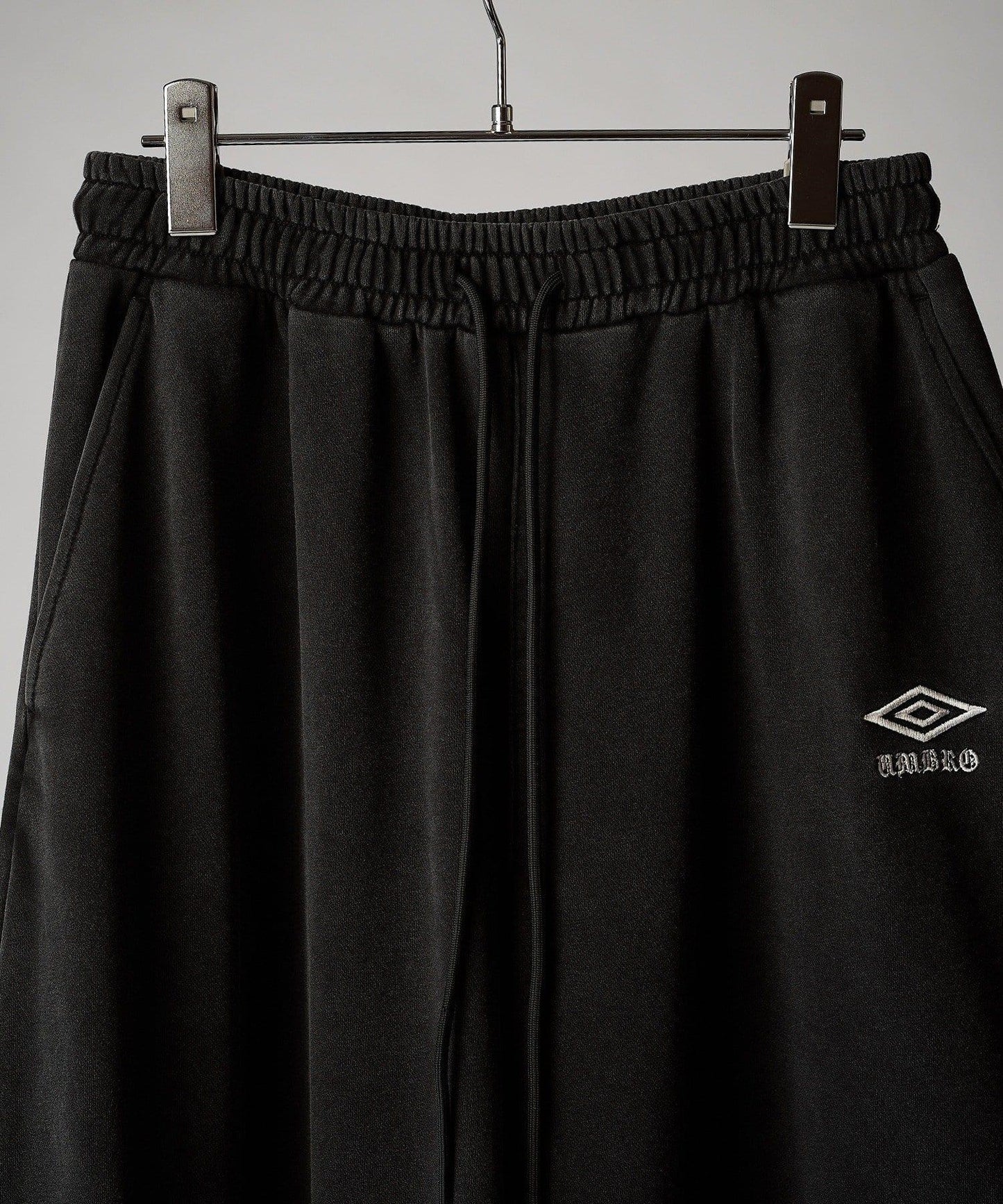 【UMBRO for Lui's】氣球曲線工裝運動褲