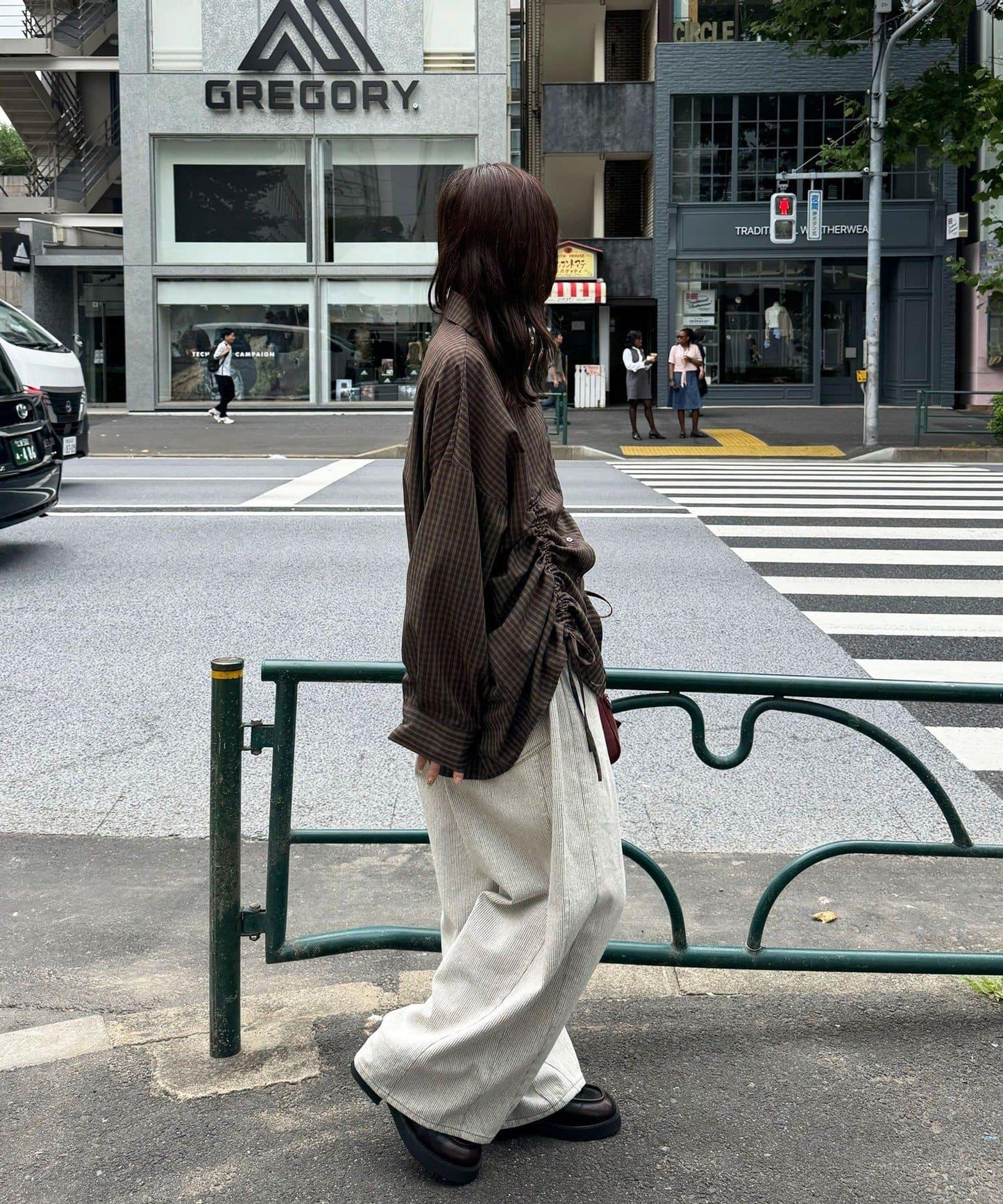 拼色抽褶寬鬆襯衫