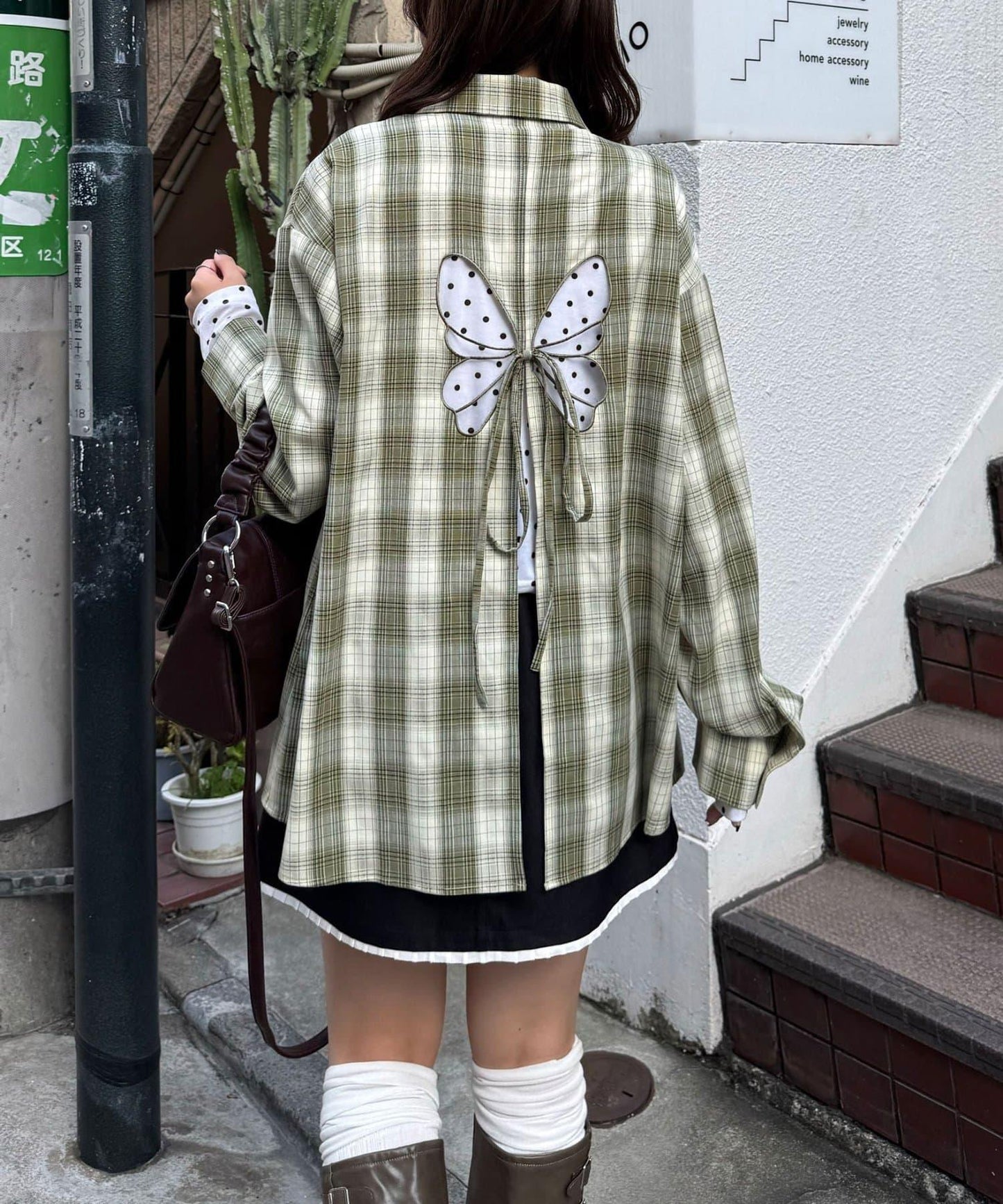 蝴蝶印花後背設計襯衫