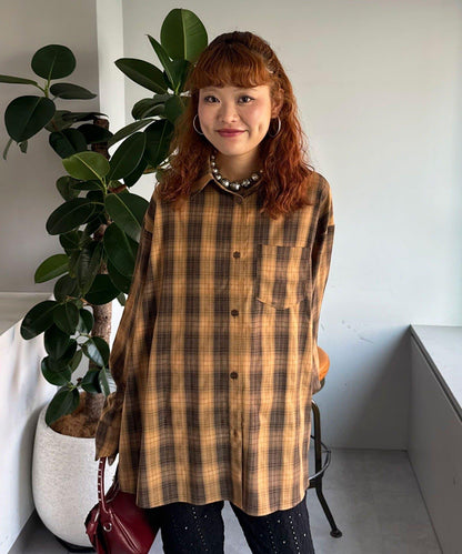 蝴蝶印花後背設計襯衫