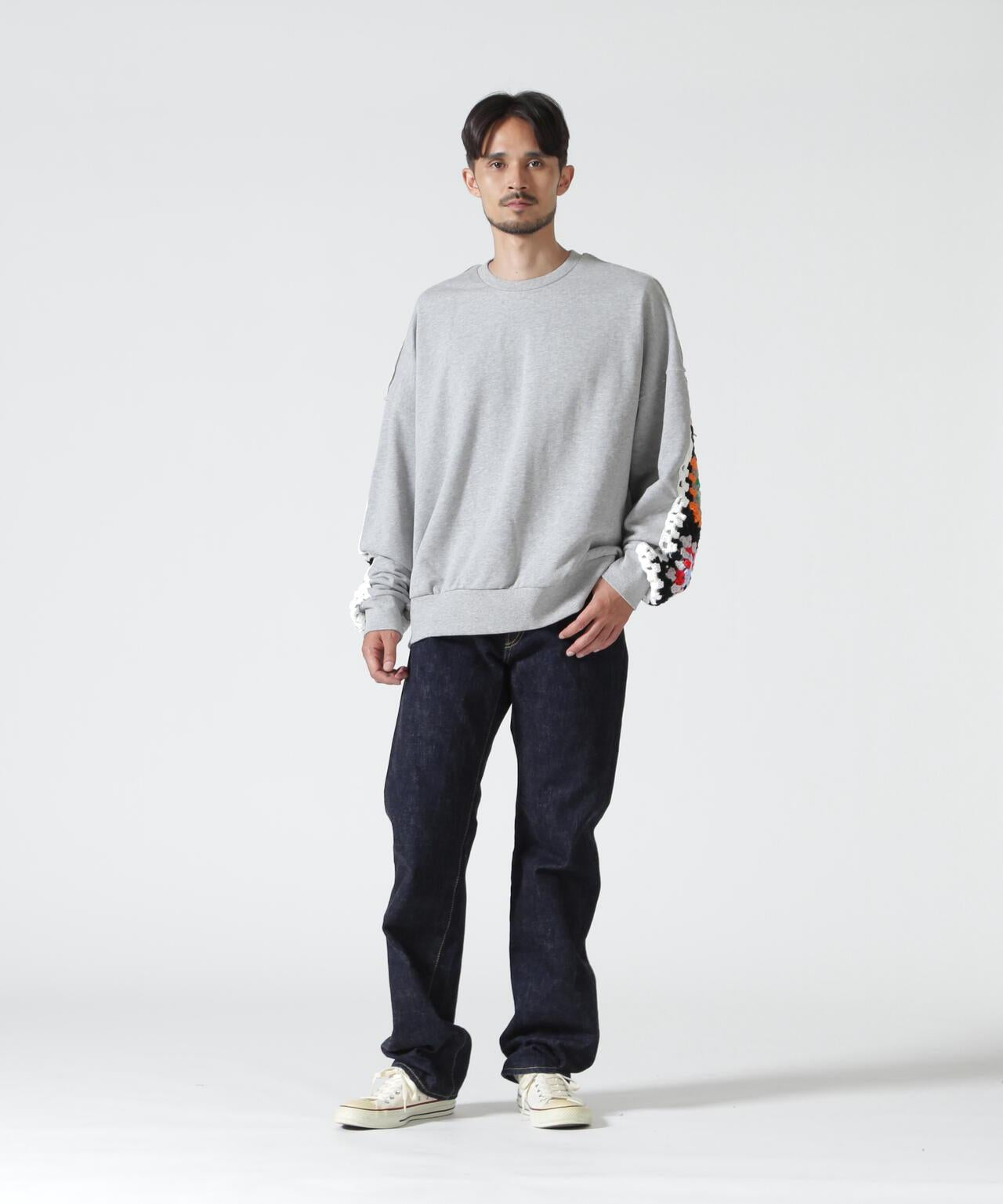 DISCOVERED CROCHET SLEEVE SWEAT(UNISEX) 聯名款 鉤針袖衛衣