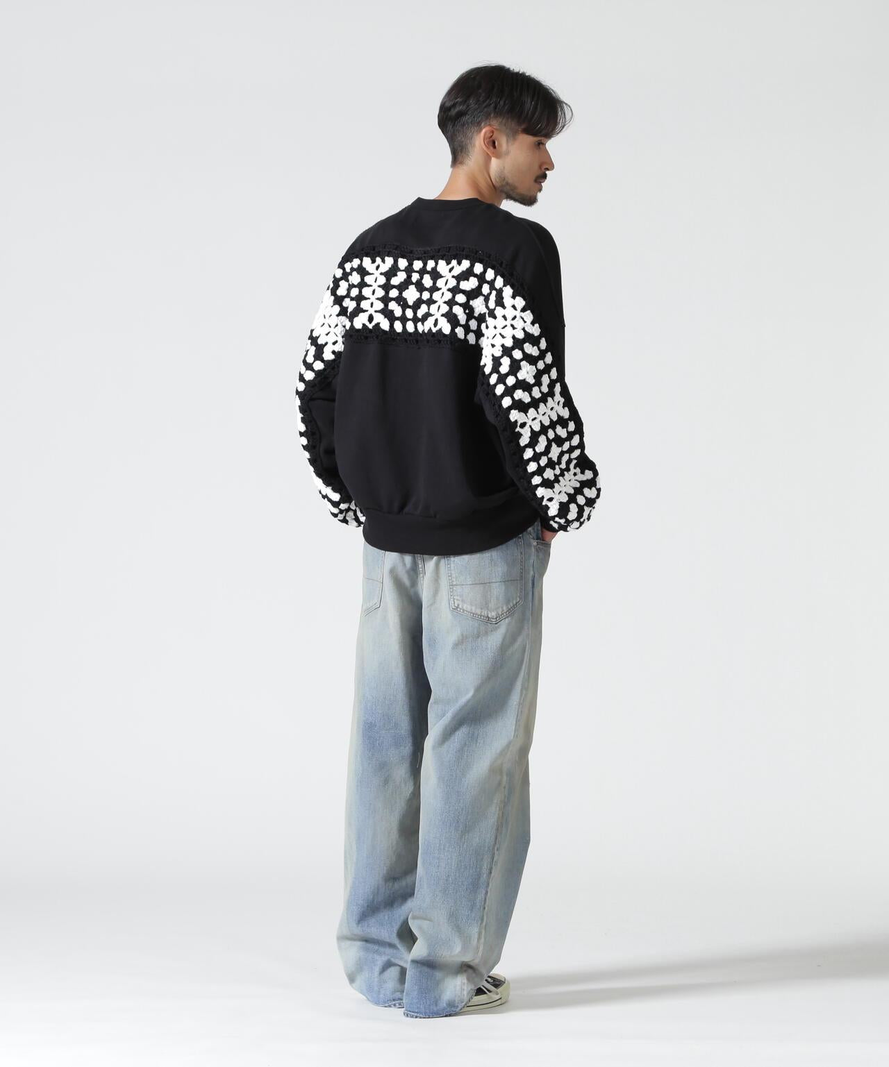 DISCOVERED CROCHET SLEEVE SWEAT(UNISEX) 聯名款 鉤針袖衛衣