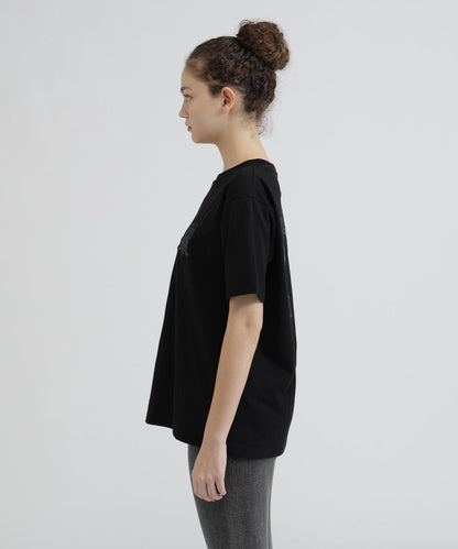 WOMAN SIGNATURE VARSITY LOGO T-SHIRT