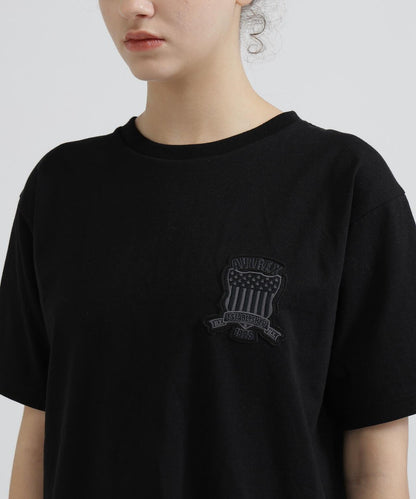 WOMAN SIGNATURE VARSITY LOGO T-SHIRT