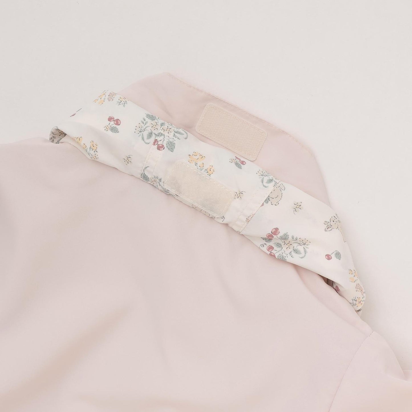 【商品】【輕盈蓬鬆/防潑水】荷葉邊防風外套