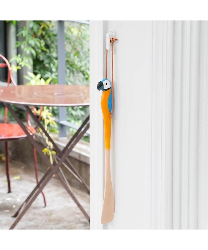 SHOEHORN