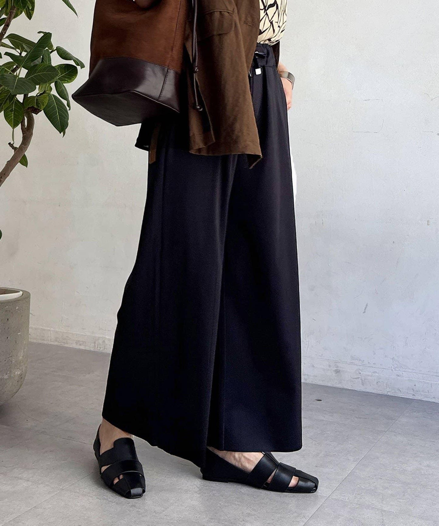 剪裁半闊腿褲