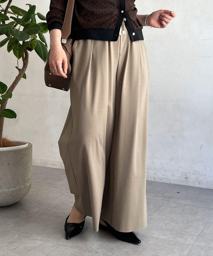 剪裁半闊腿褲