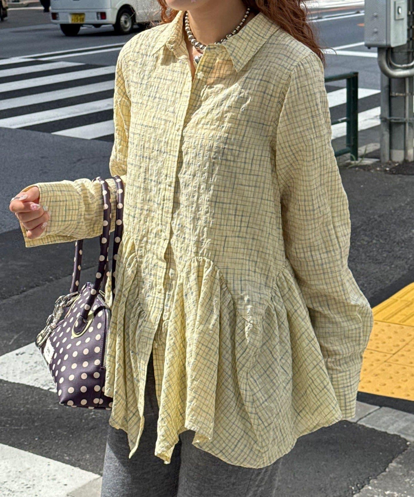 星紐扣波浪邊下襬襯衫式上衣