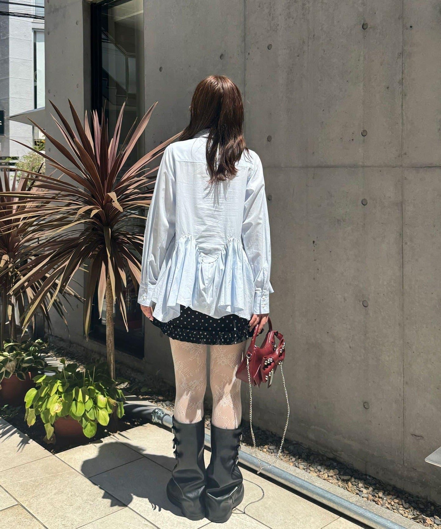 星紐扣波浪邊下襬襯衫式上衣