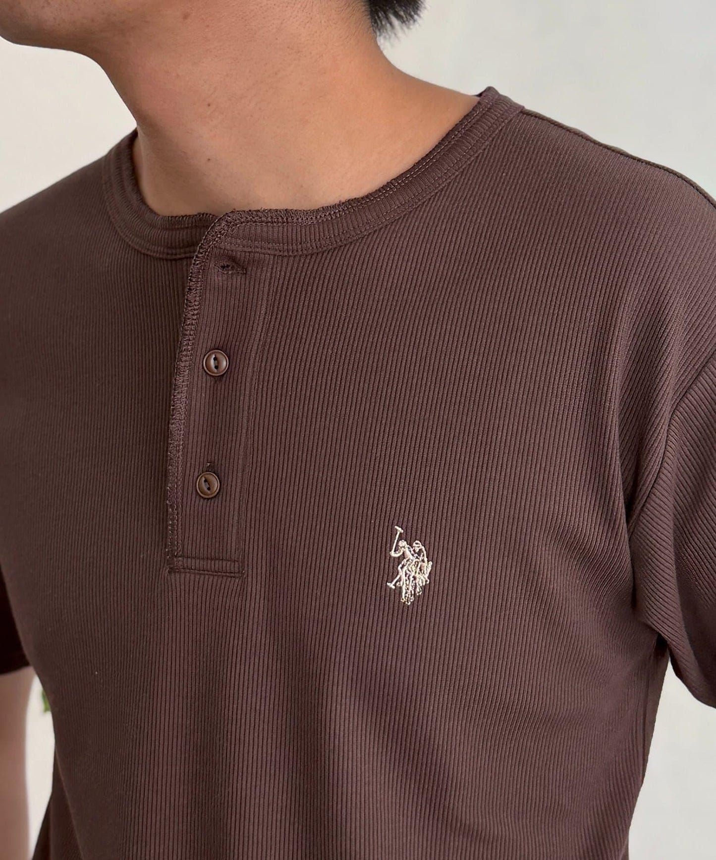 U.S. POLO ASSN. 緊身羅紋亨利領T恤
