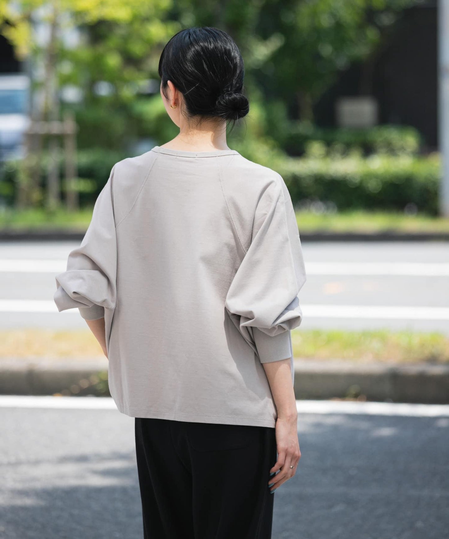 開叉蝙蝠袖T恤