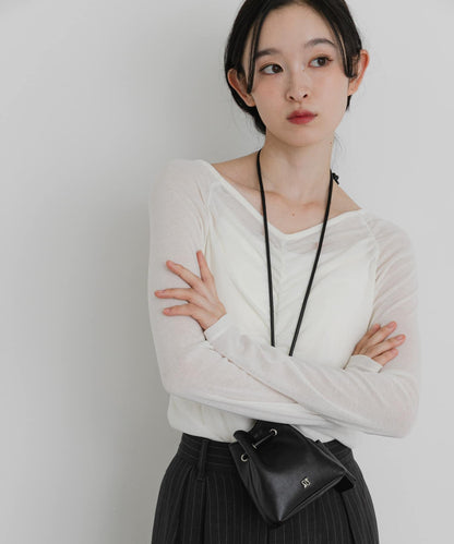褶皺船領上衣