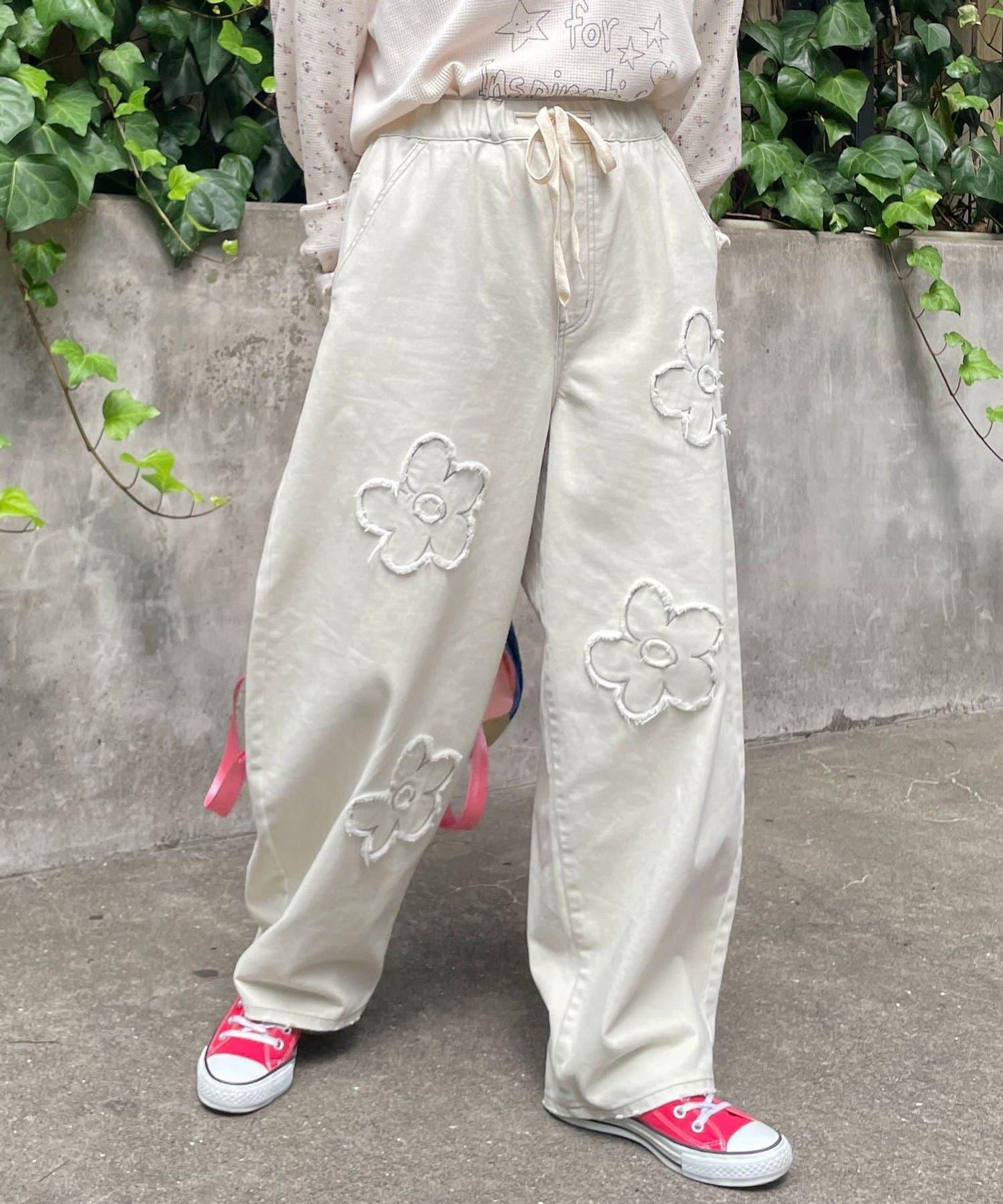 HELLO.SANFRANCISCO 花卉刺繡寬鬆牛仔褲