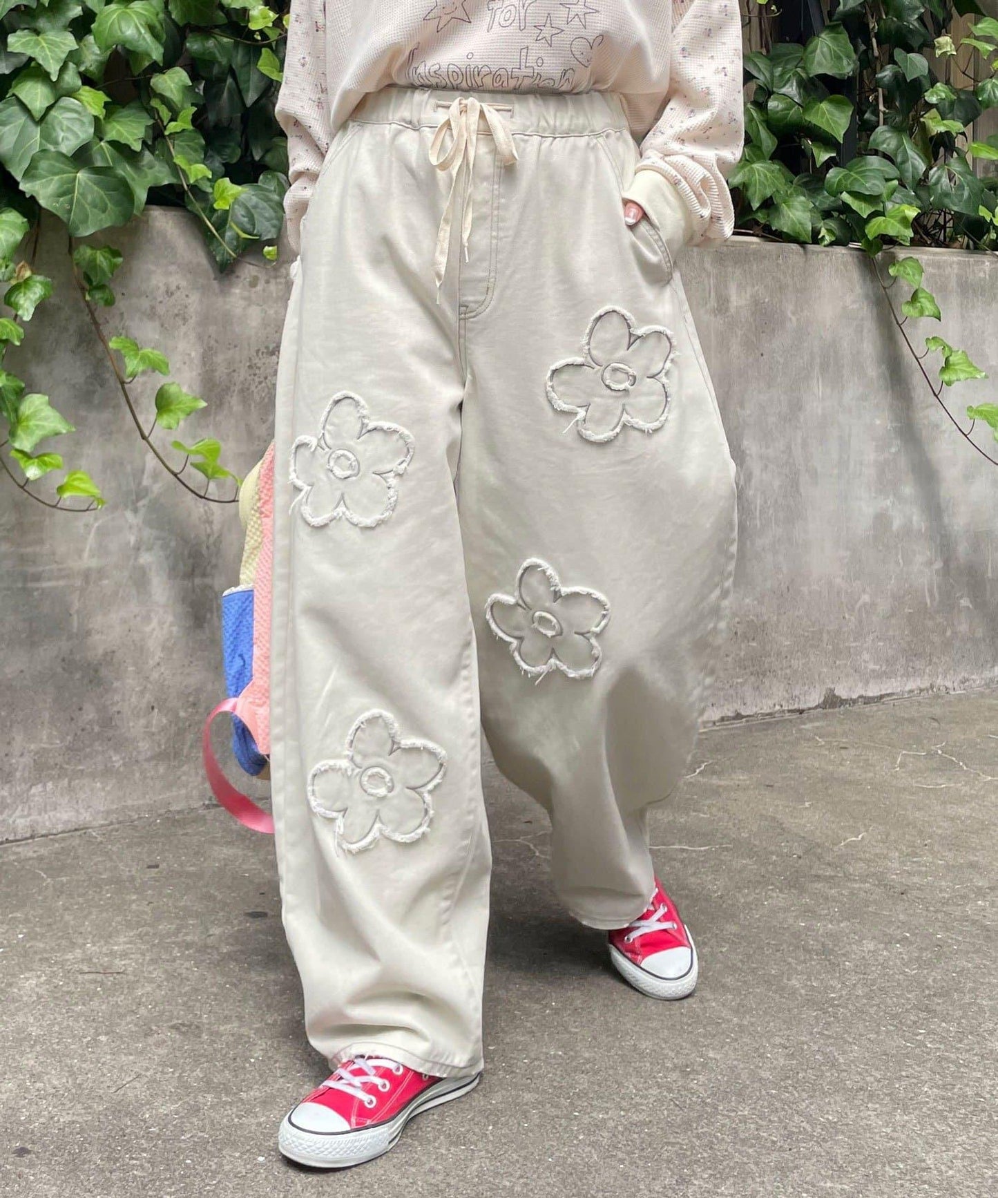 HELLO.SANFRANCISCO 花卉刺繡寬鬆牛仔褲