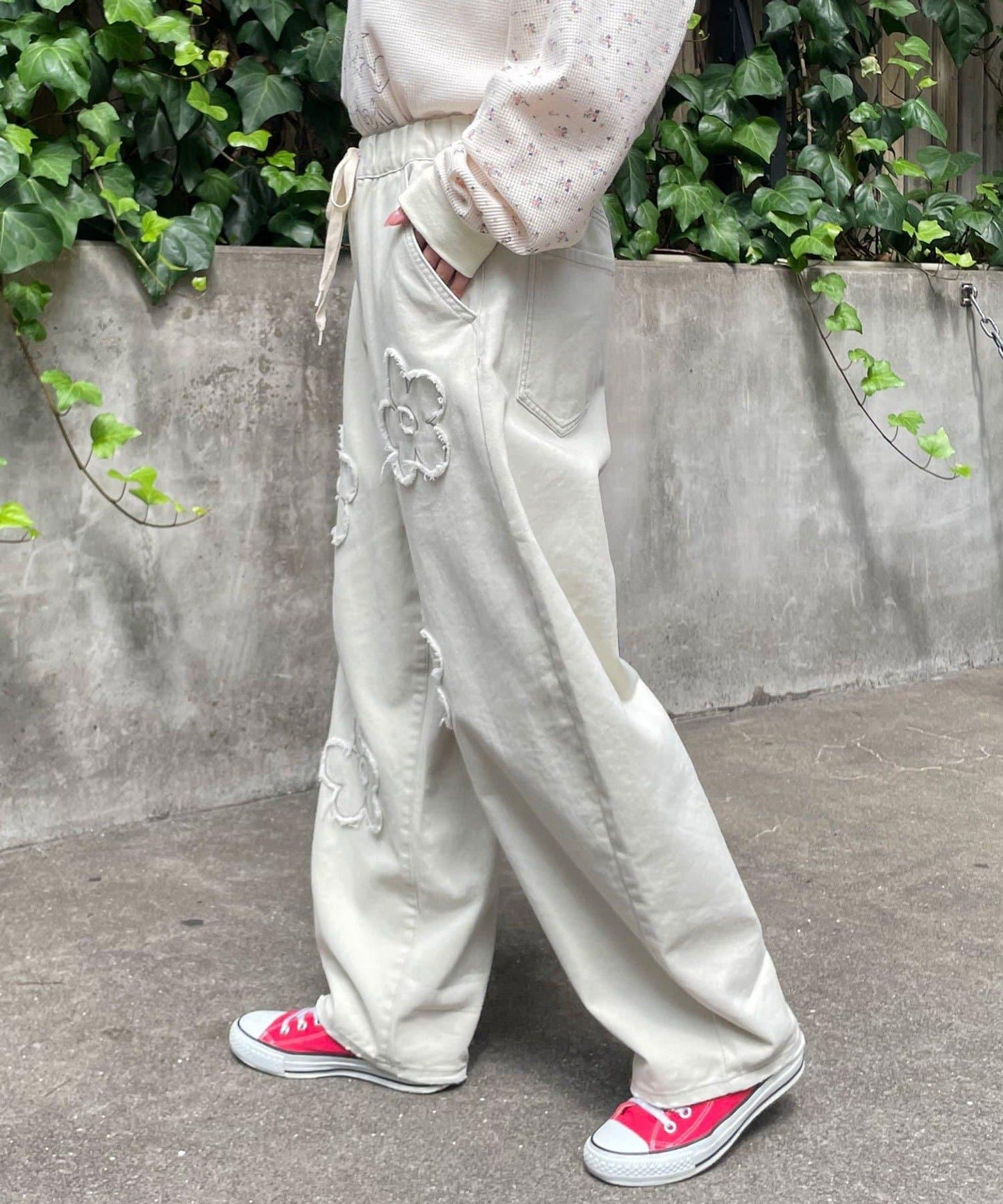 HELLO.SANFRANCISCO 花卉刺繡寬鬆牛仔褲
