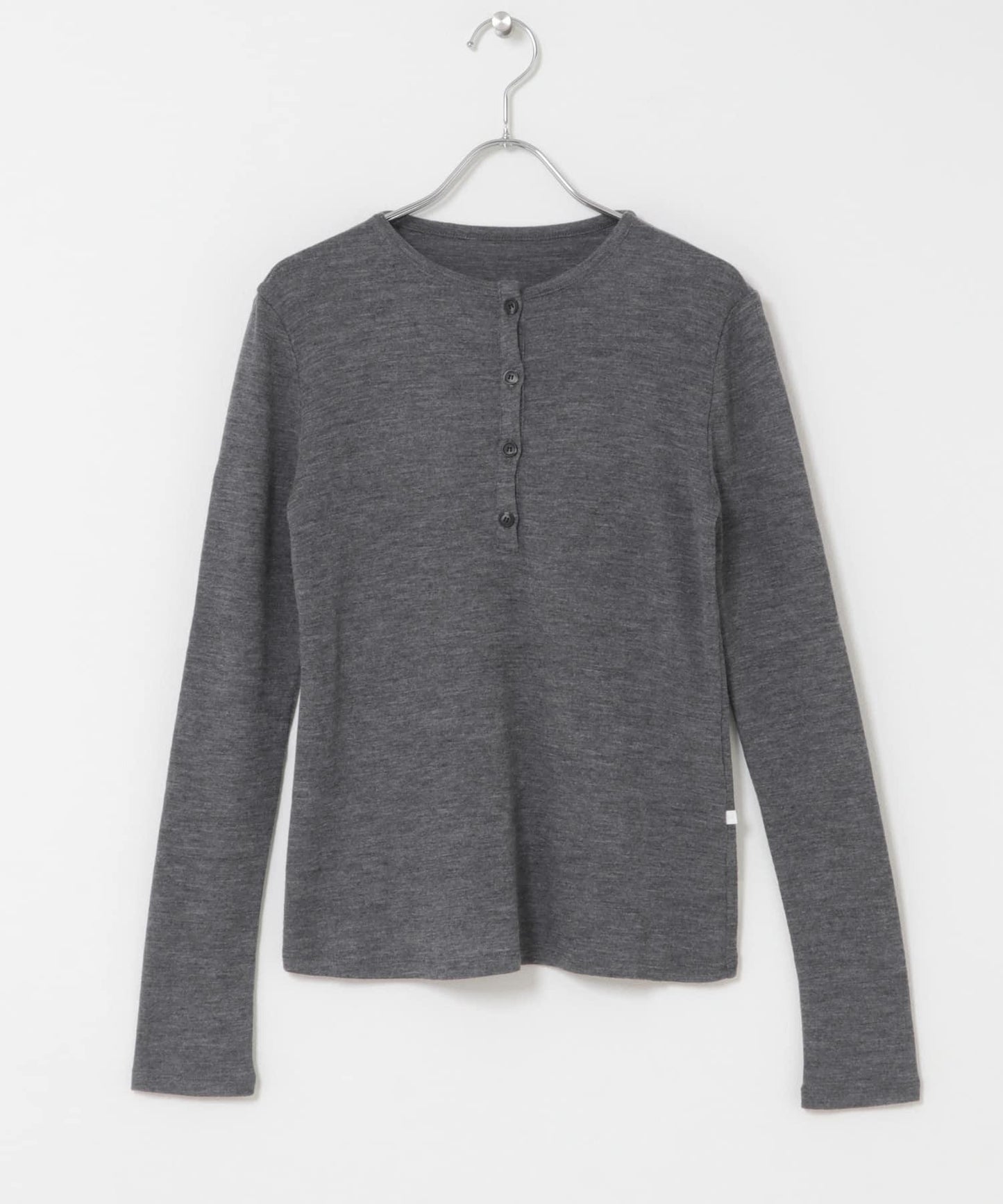 UNDECORATED WOOL SHEER HENRY NECK 上衣