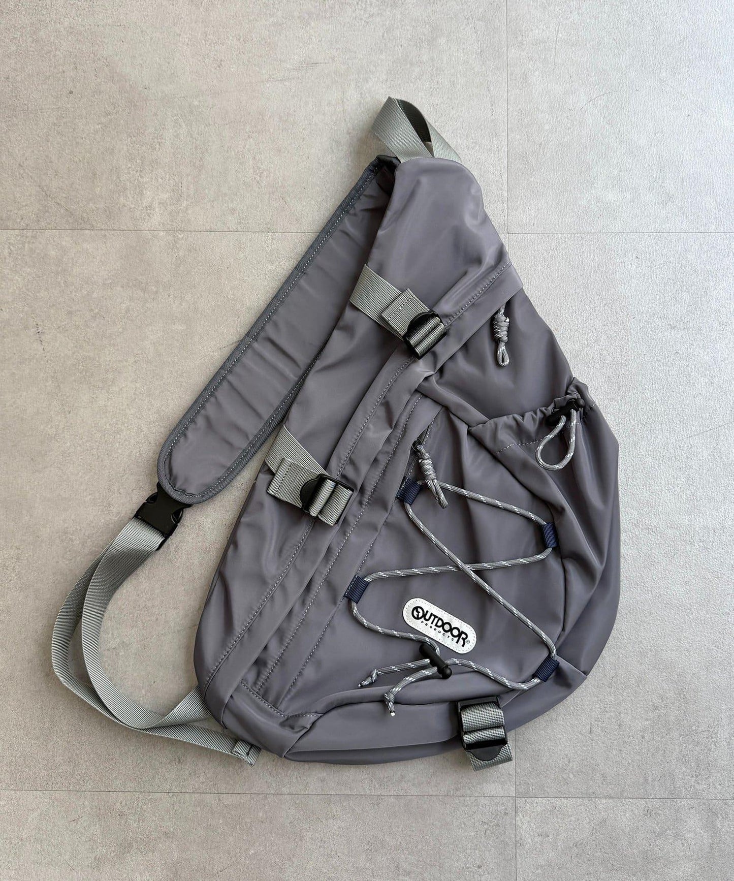 OUTDOOR PRODUCTS 傘繩斜挎包