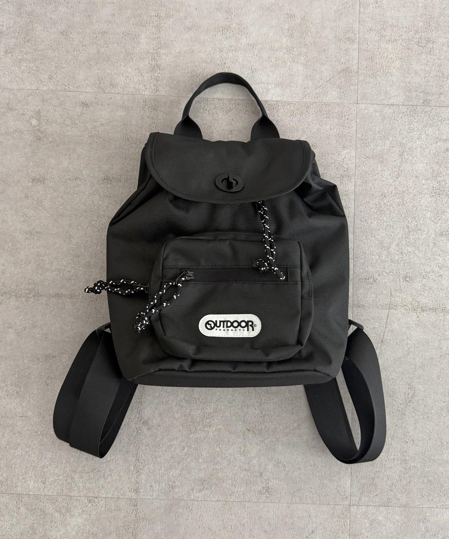 OUTDOOR PRODUCTS 翻蓋鎖釦雙肩包