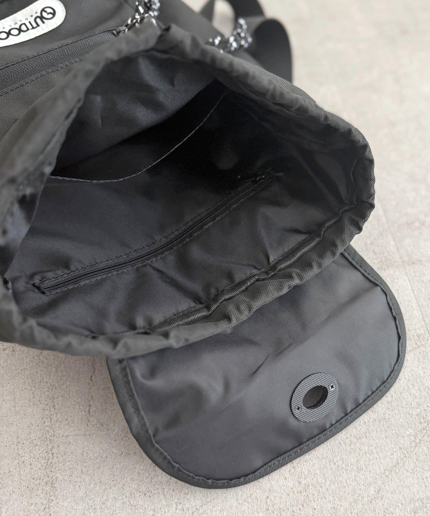 OUTDOOR PRODUCTS 翻蓋鎖釦雙肩包