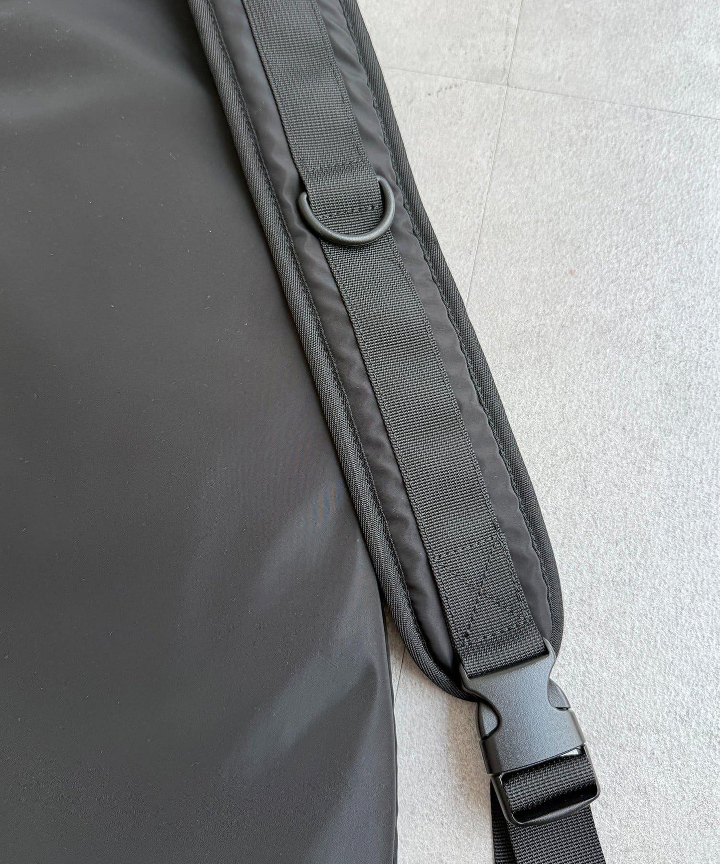 OUTDOOR PRODUCTS 傘繩斜挎包