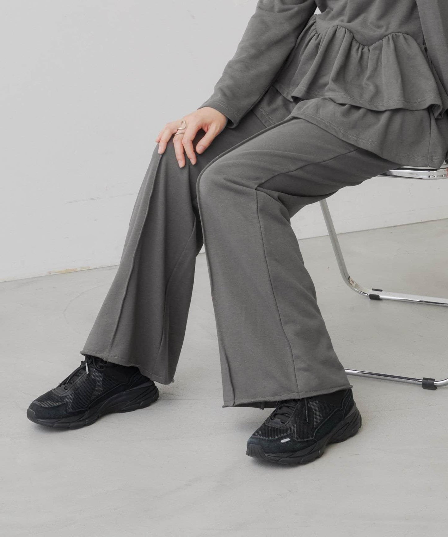 KATOMARI企畫 easy flare sweat pants
