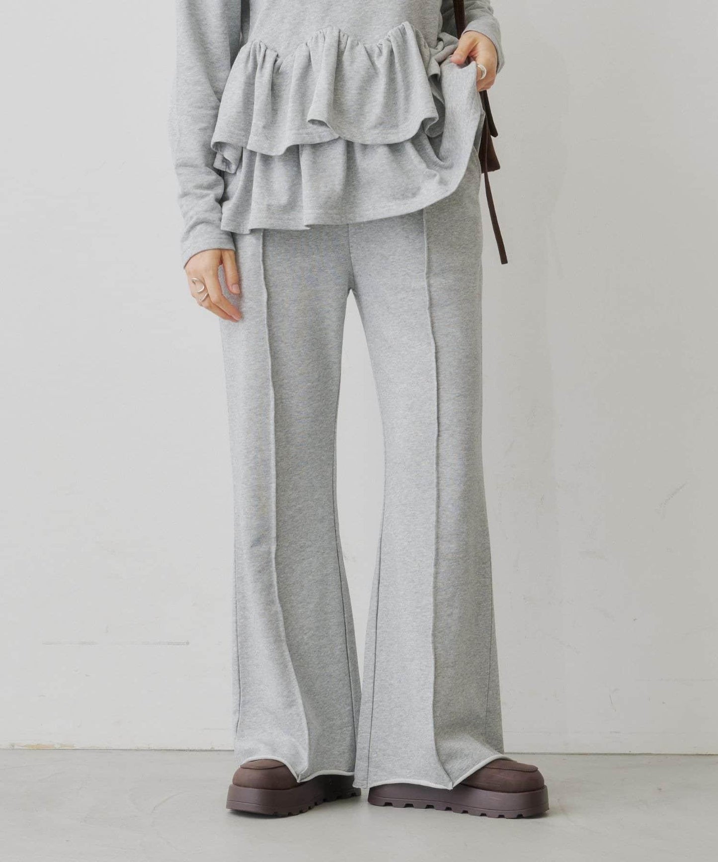 KATOMARI企畫 easy flare sweat pants