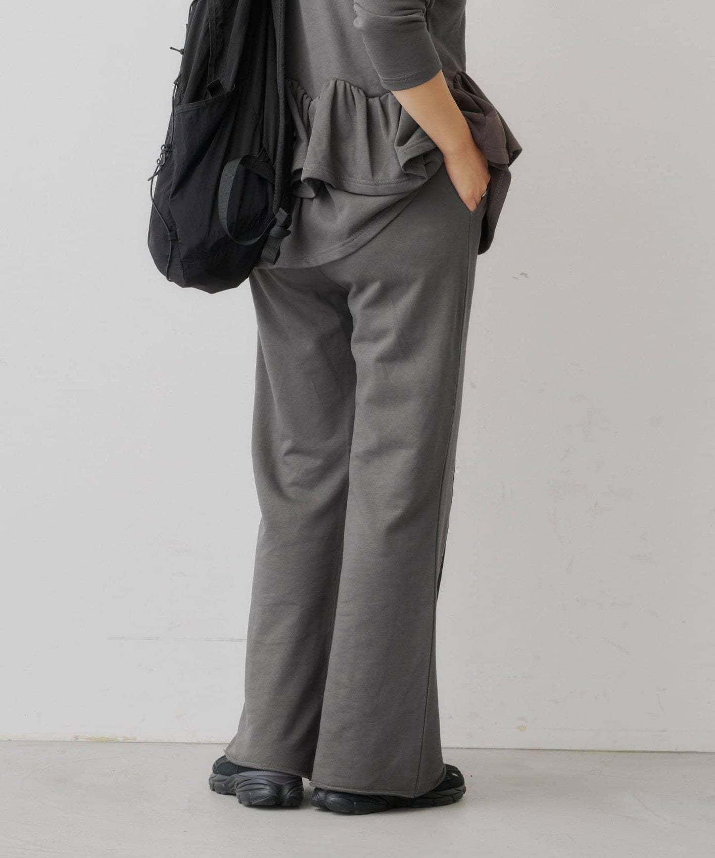 KATOMARI企畫 easy flare sweat pants