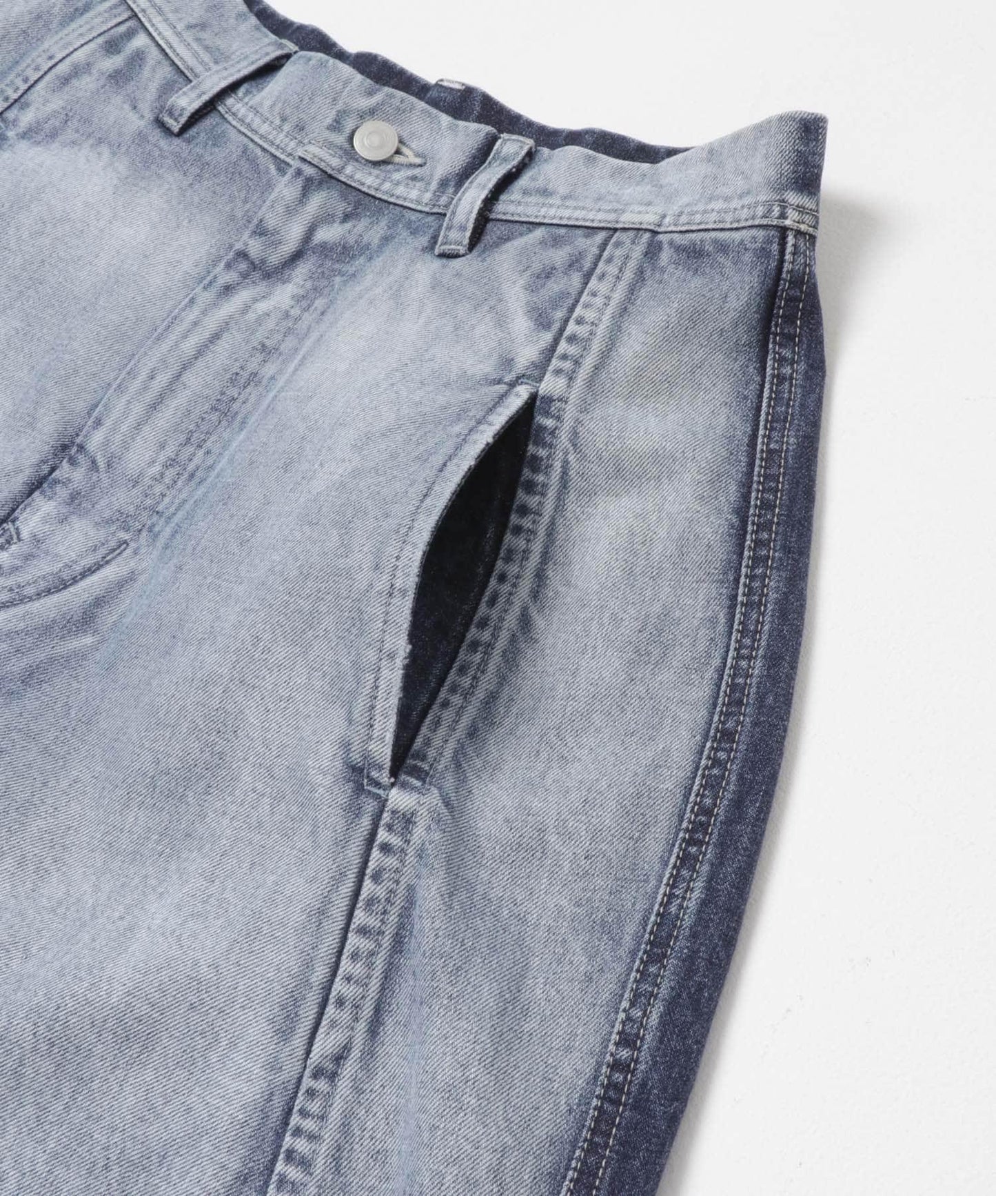 Nomat TWO-TONE DENIM CURVED PANTS