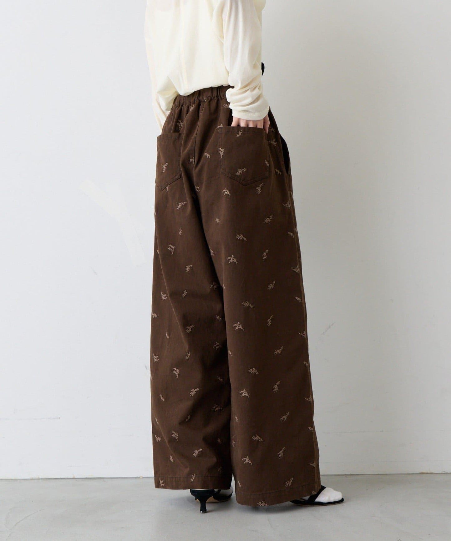 刺繡闊腿休閒長褲