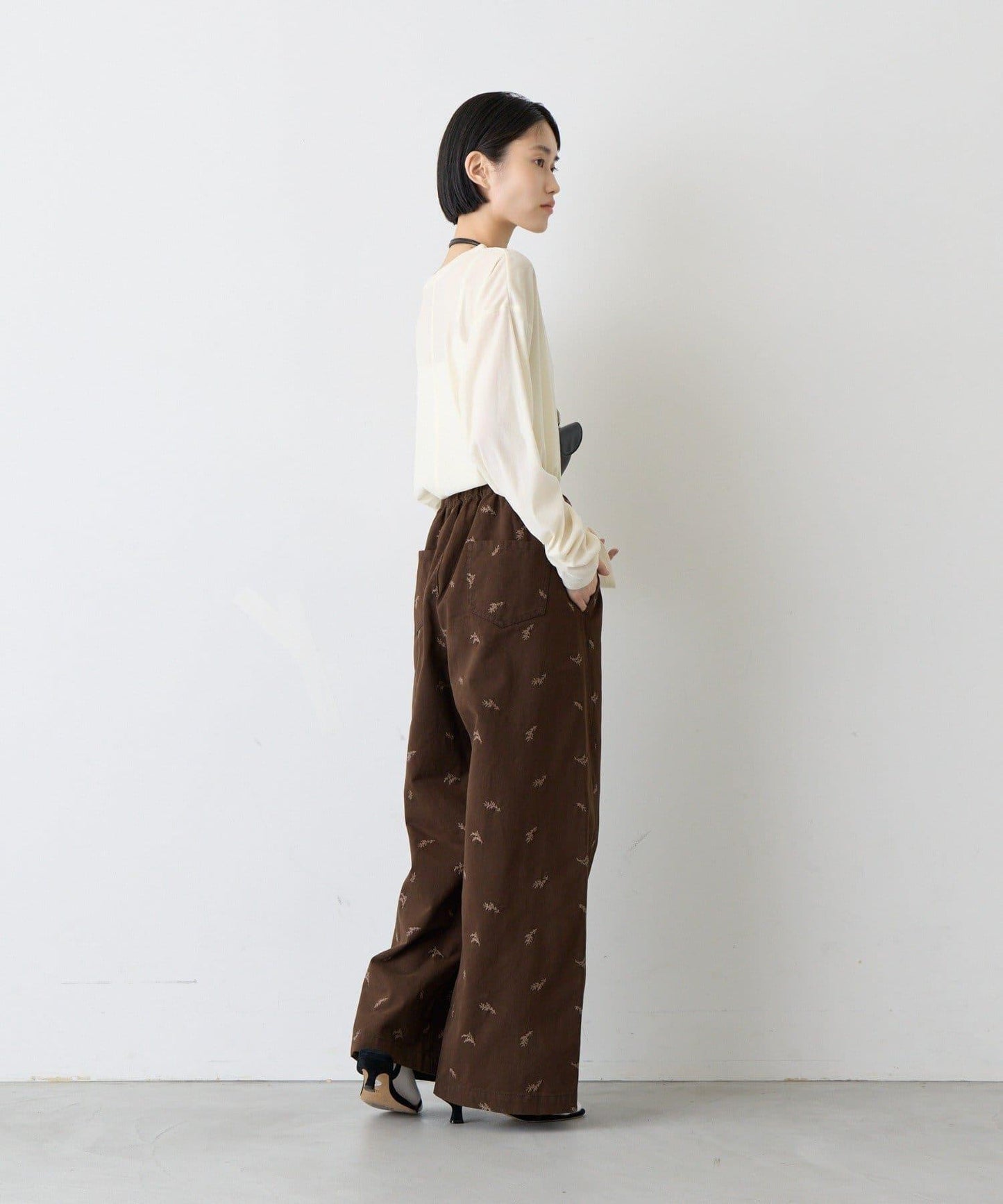 刺繡闊腿休閒長褲